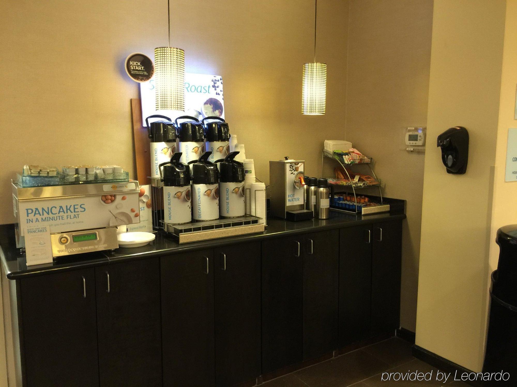 Holiday Inn Express And Suites - Bradford By Ihg Екстер'єр фото
